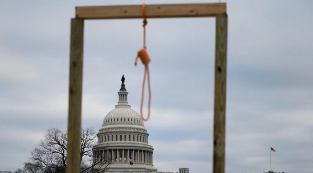 Capitol building noose